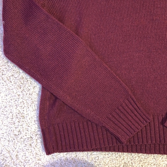 Women’s H&M Maroon Lightweight Knit Sweater - Picture 3 of 7